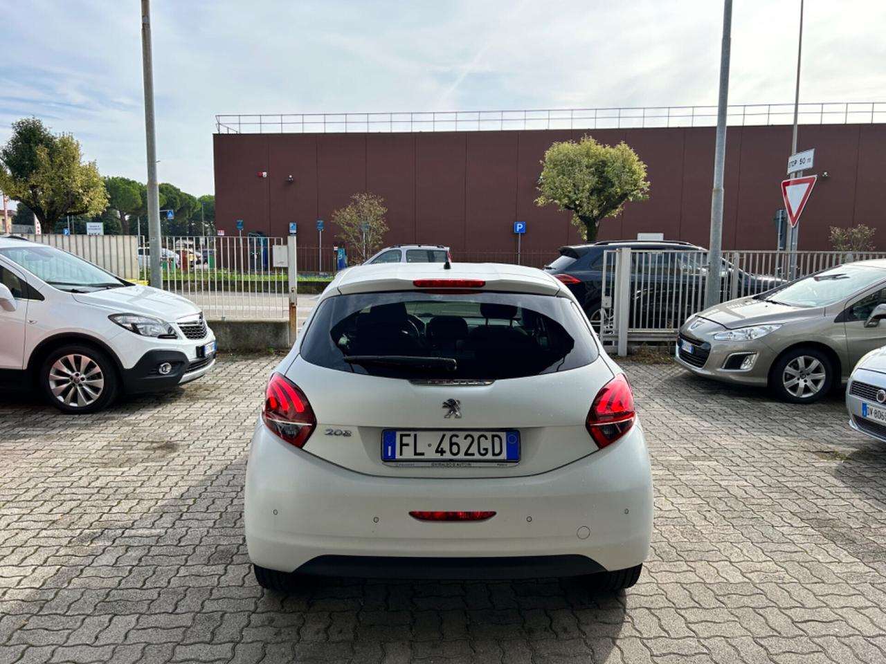 Peugeot 208 1.6 BlueHDi CV75 BIANCO OPACO Allure