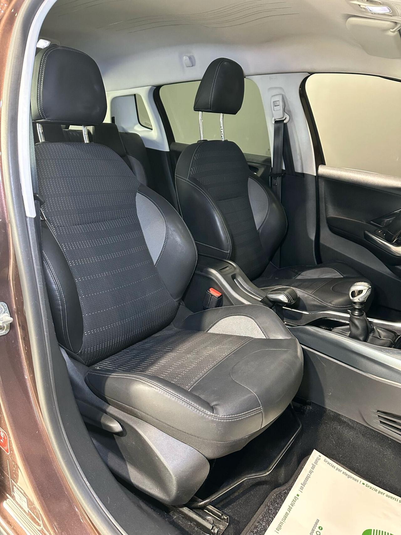 Peugeot 2008 1.6 e-HDi 115 CV Féline