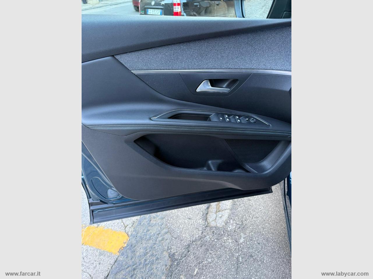 PEUGEOT 3008 BlueHDi 130 S&S EAT8 Allure Pack