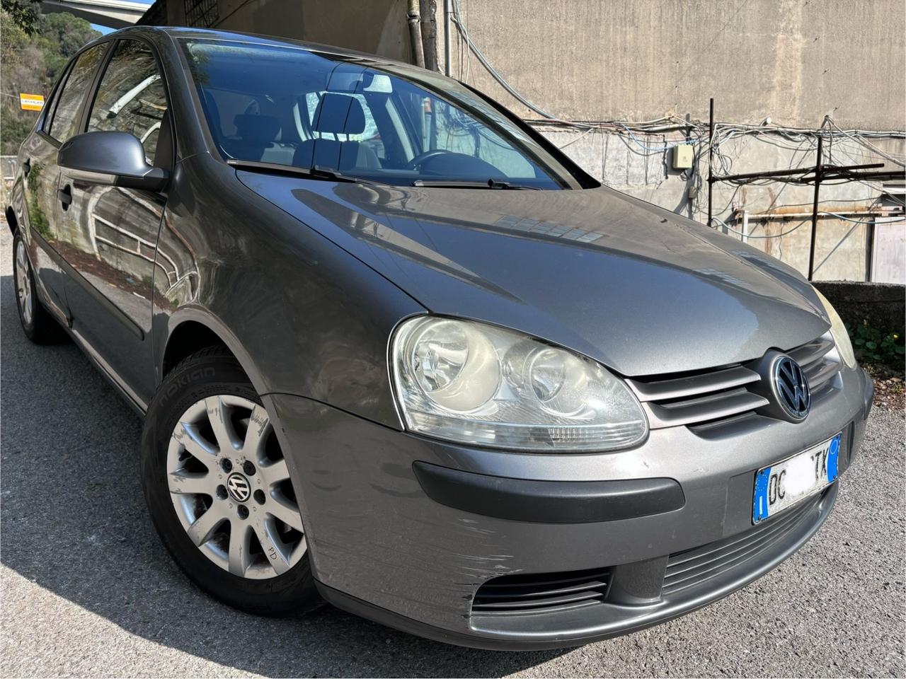 Volkswagen Golf 1.6 16V FSI 5p. Sportline