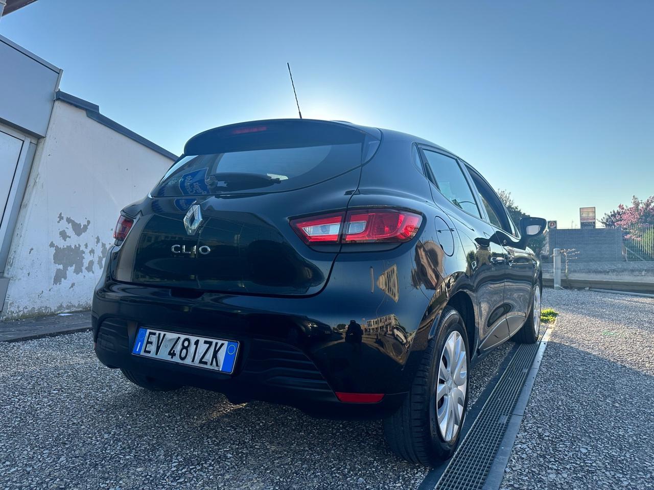 Renault Clio 1.2 75CV 5 porte metano