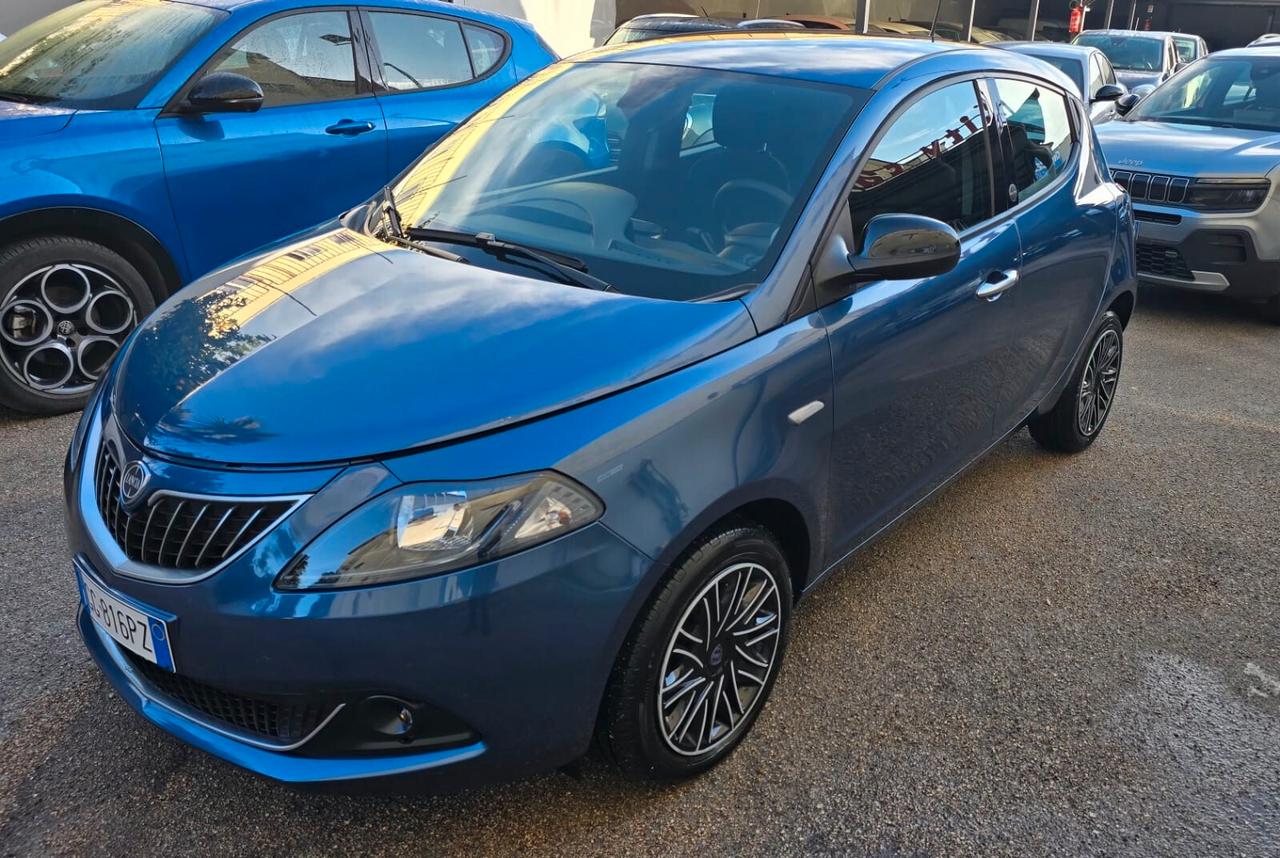 Lancia Ypsilon 1.0 FireFly 5 porte S&S Hybrid Ecochic Gold
