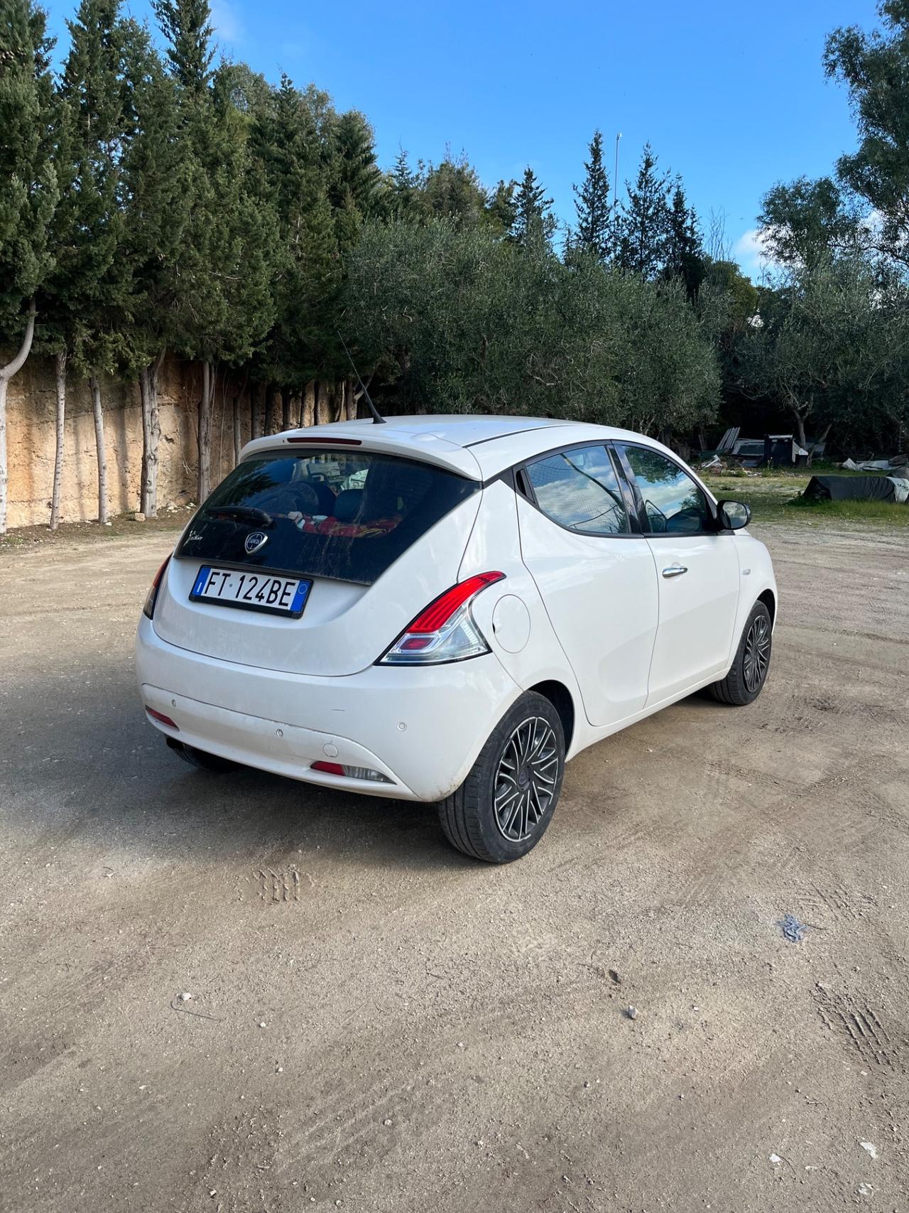 Lancia Ypsilon 1.2 Platinum 2018 Uni-Pro