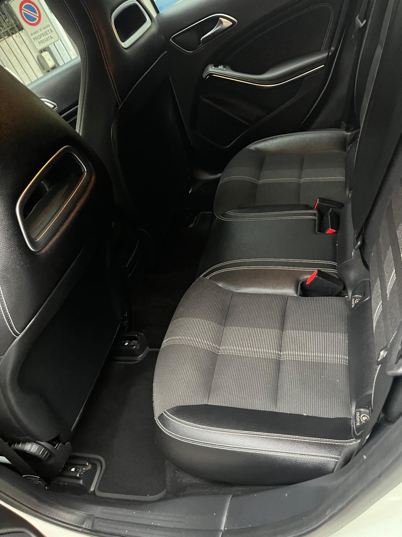 MERCEDES CLASSE A 180D PREMIUM - KM 77.532 - ANCHE PER NEOPATENTATI - 2018 - EURO 6B