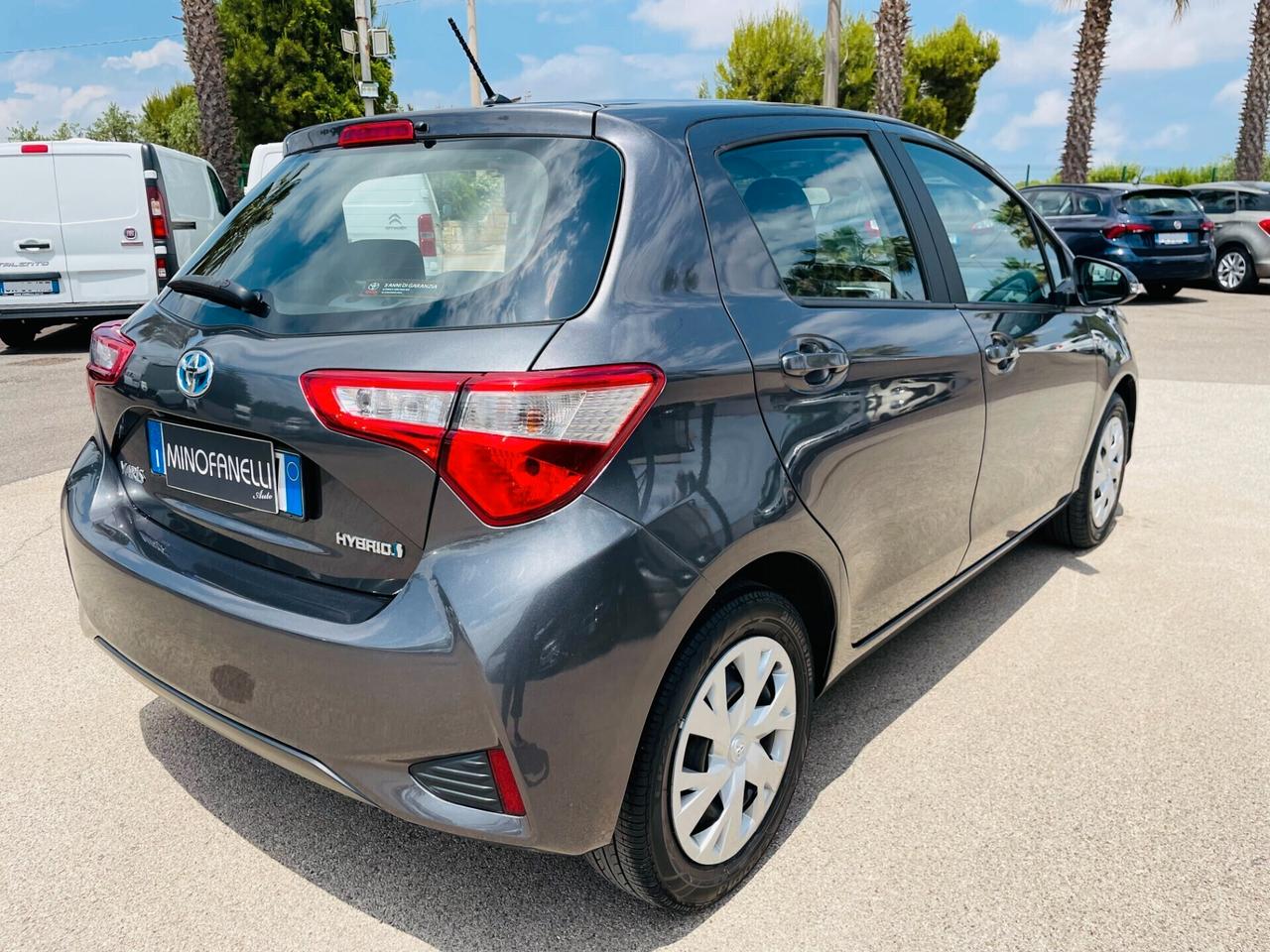 Toyota Yaris 1.5 Hybrid 5 porte Cool