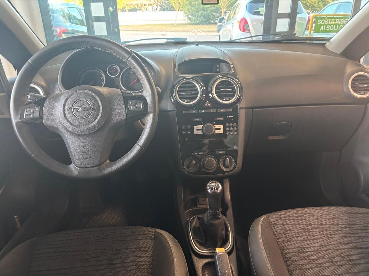 OPEL CORSA ANNO 2014BZ GPL ADATTA NEOPATENTATI KM 200 MILA