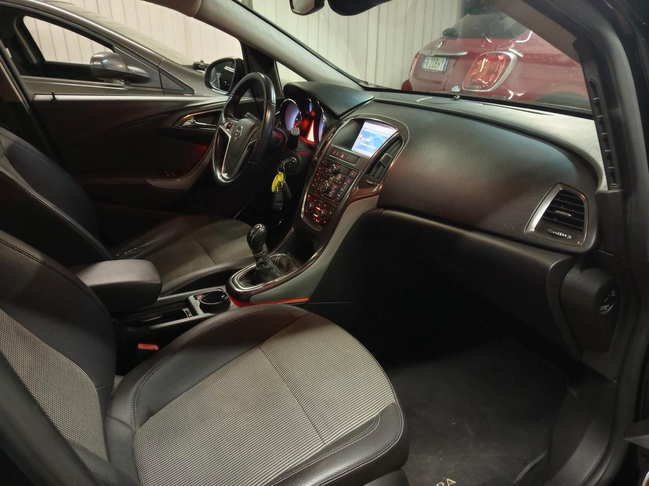 Opel Astra 1.7 CDTI 125CV 5 porte Cosmo ok neopatentati