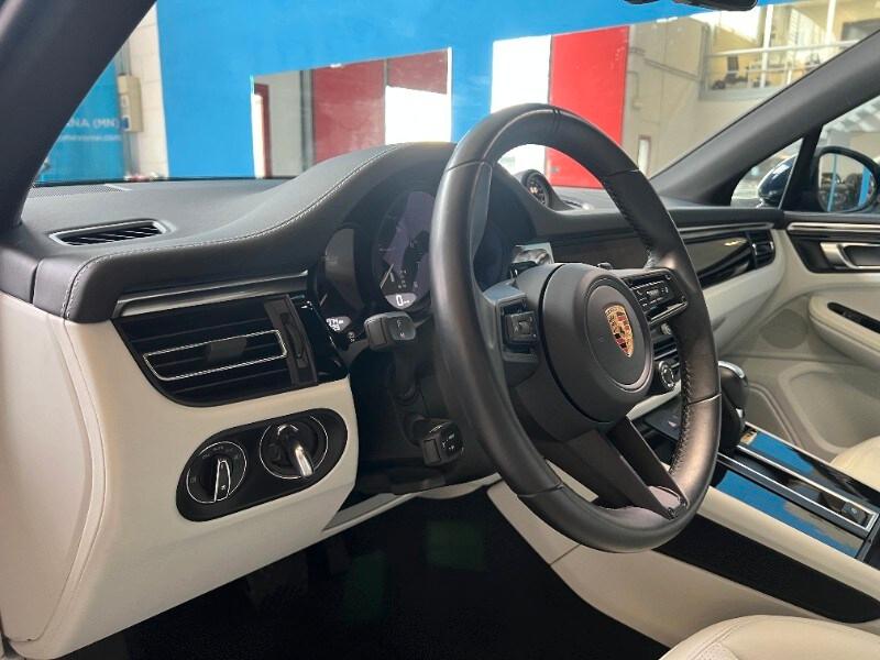 PORSCHE Macan 2.0 T