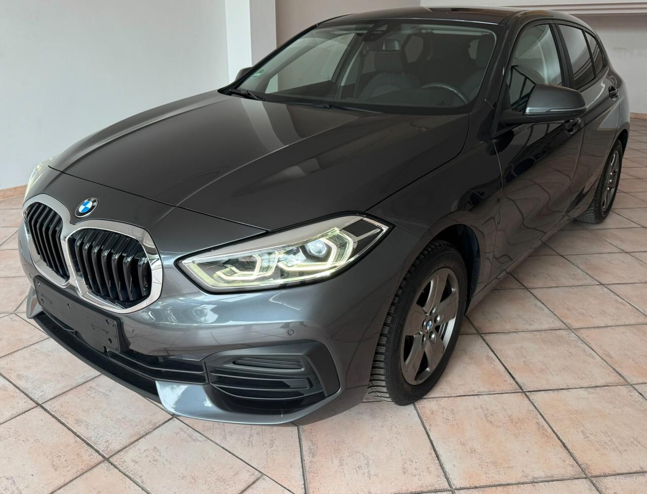 Bmw 116 116d 5p. Business Advantage - 2020