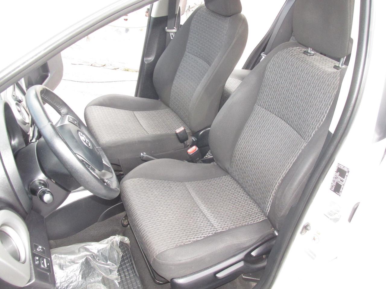 Yaris 1.0 BENZ LOUNGE FULL TELECAMERA 2014
