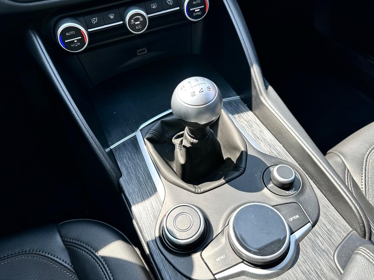 Alfa Romeo Giulia 2.2 Turbodiesel 180 CV AT8 Super MANUALE