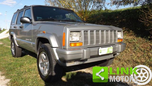 JEEP Cherokee Classic 2.5 TD 4 x4 ben tenuto