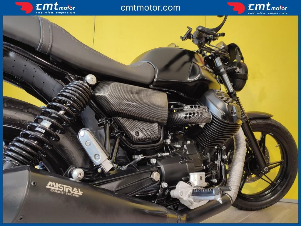 Moto Guzzi V7 - 2021