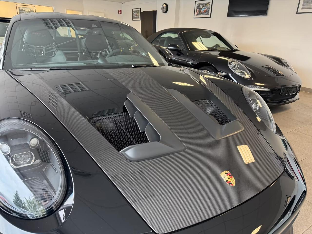 Porsche 911 GT3 RS Weissach