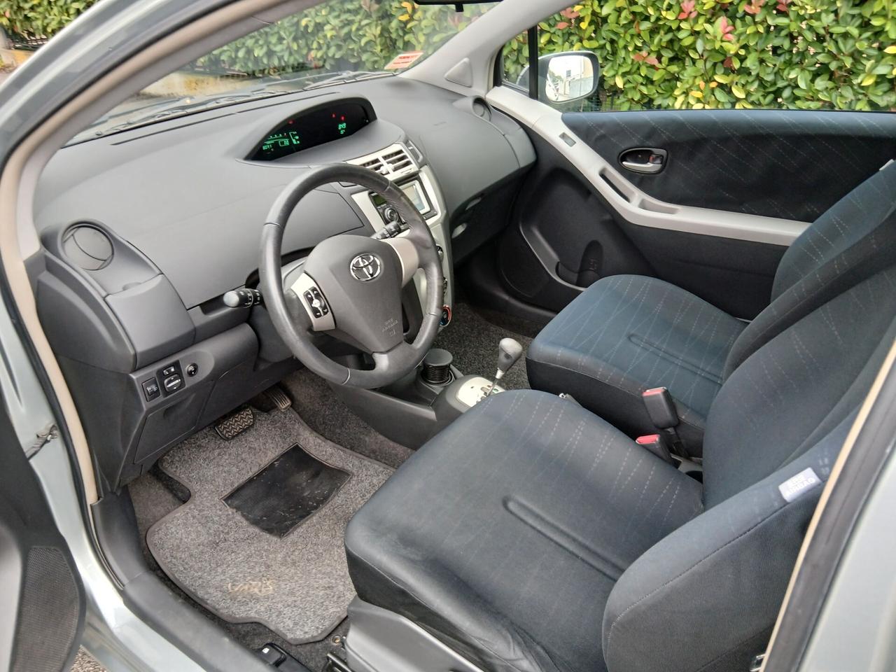 Toyota Yaris 1.3 3 porte M-MT Sol con navigatore