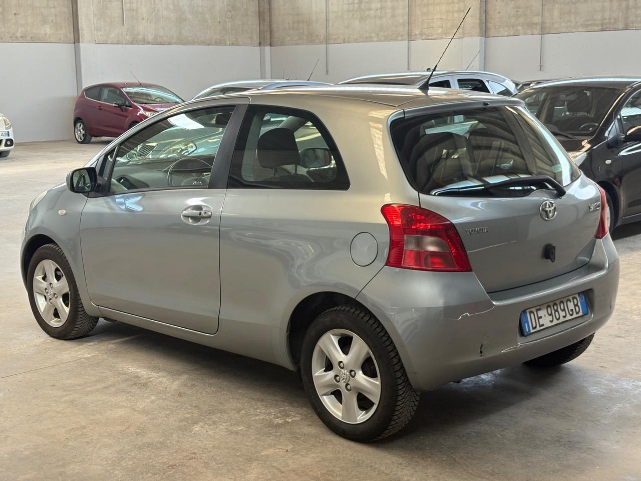 Toyota Yaris 1.0 3 porte Sol