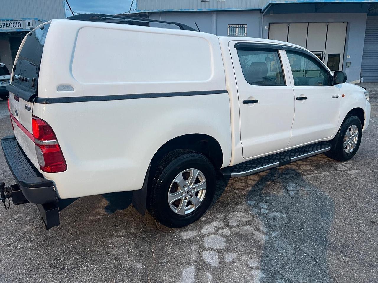 Toyota Hilux 2.5 D-4D 4WD 4p. Double Cab GX 4x4