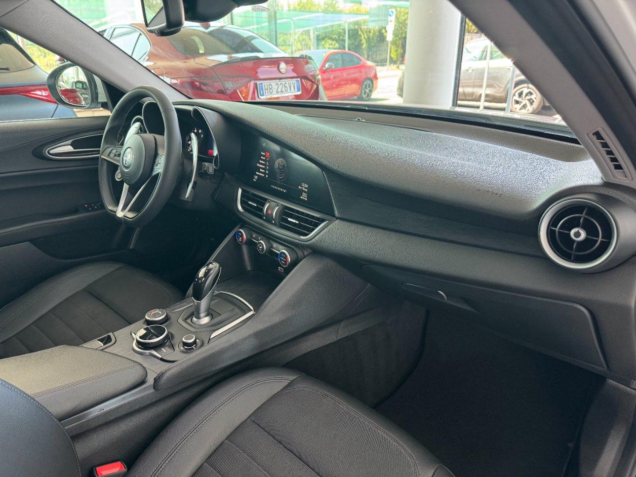 Alfa Romeo Giulia Giulia 2.0 t Sport Tech 200cv auto