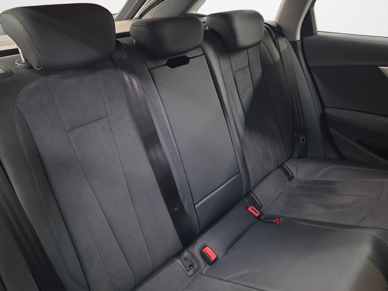 Audi A4 Avant 45 TFSI quattro S tronic line edition