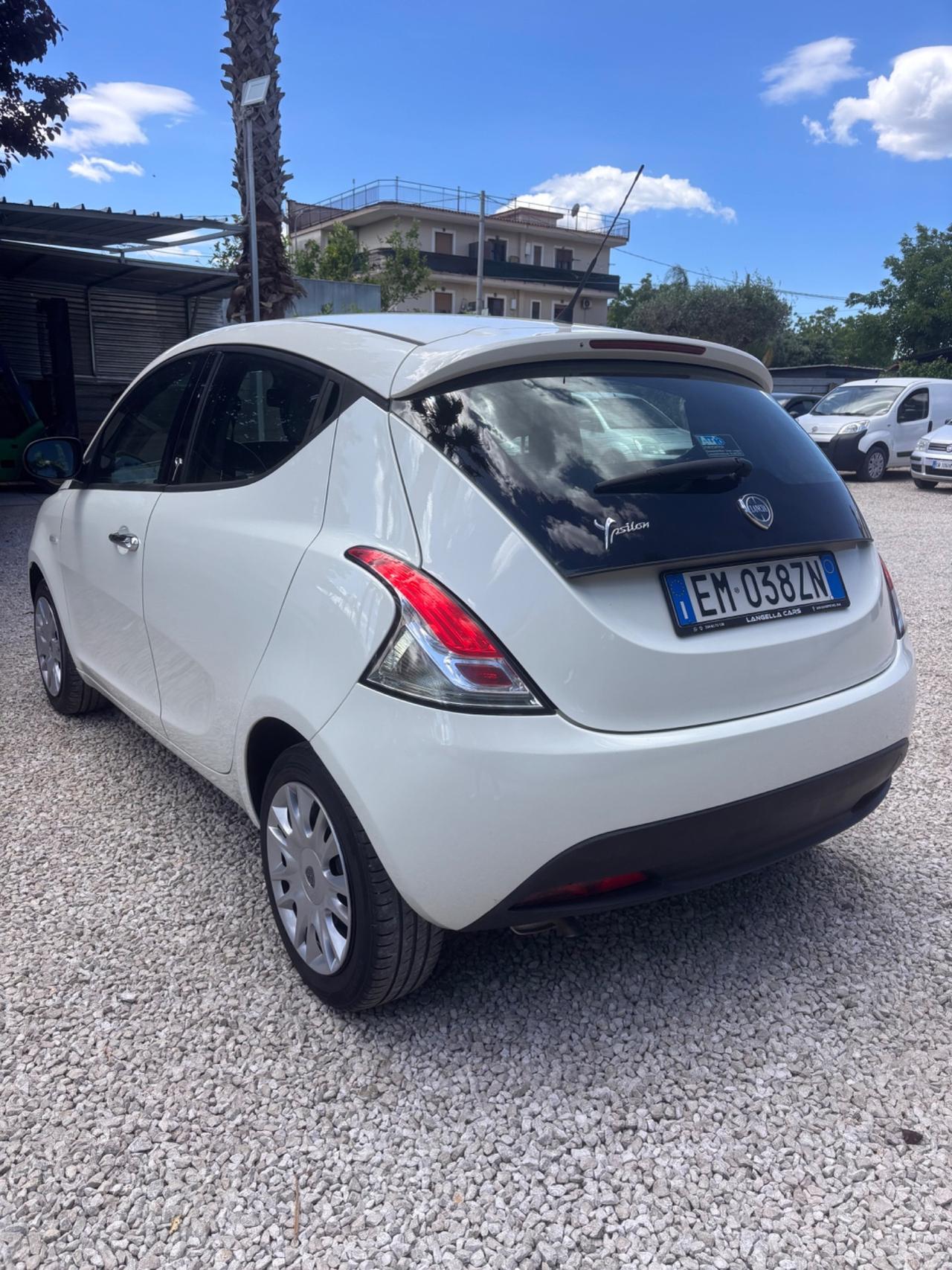 Lancia Ypsilon 1.2 69 CV 5 porte S&S Platinum
