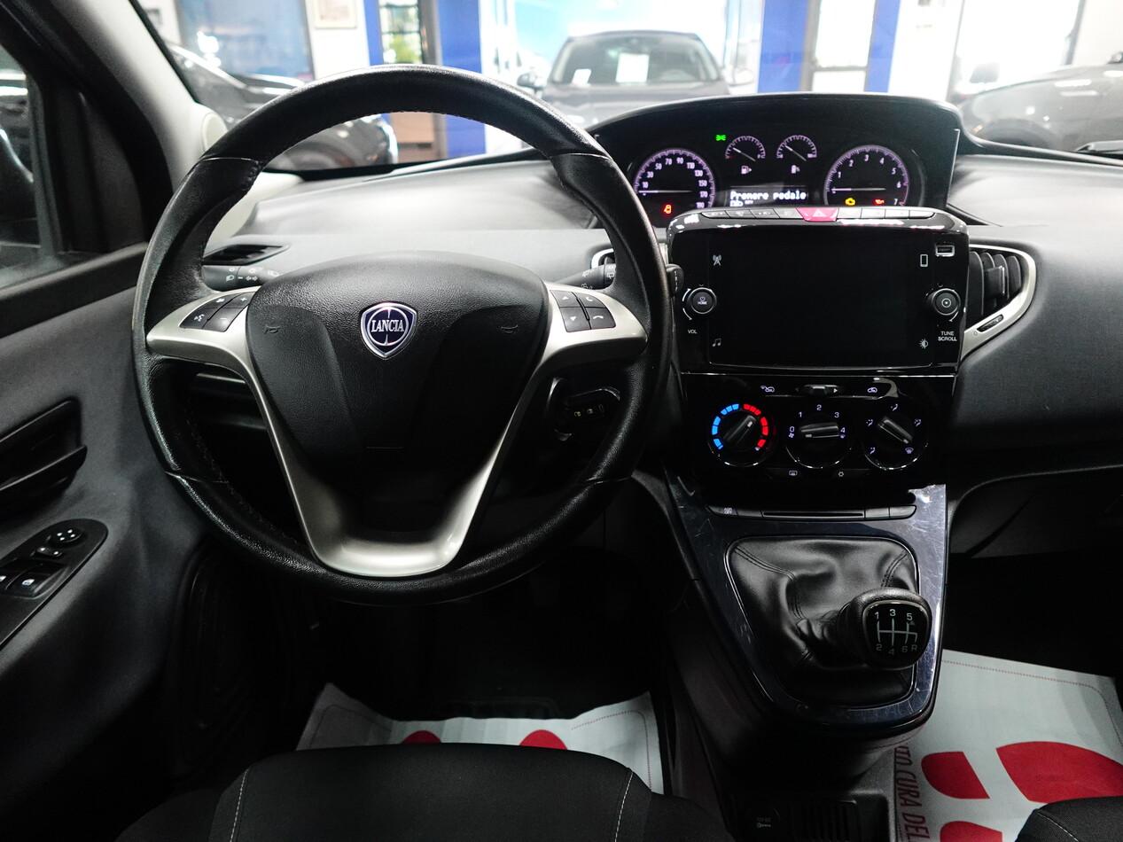 Lancia Ypsilon III 1.0 FIREFLY HYBRID 70 CV GOLD