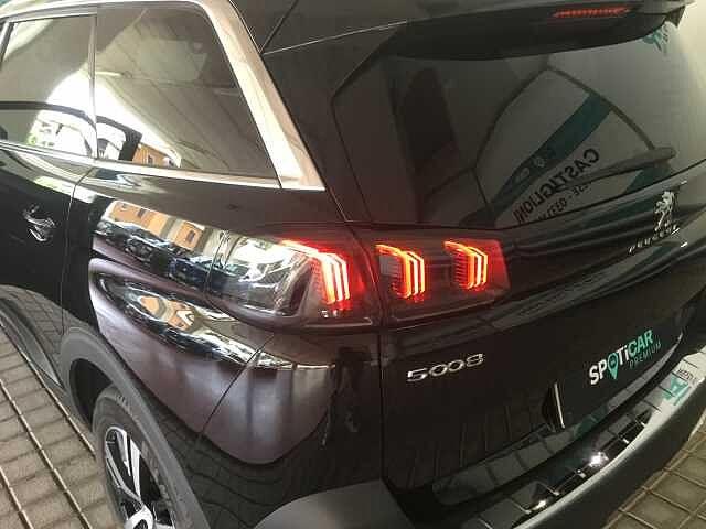 Peugeot 5008 GT 1.2 130 cv - Usata
