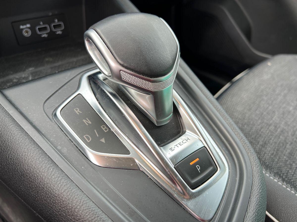 RENAULT Captur 1.6 E-Tech hybrid Initiale Paris 145cv auto