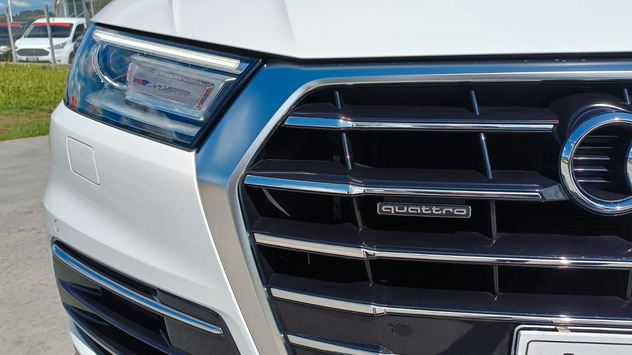 Audi Q5 35 TDI quattro S tronic Business Design