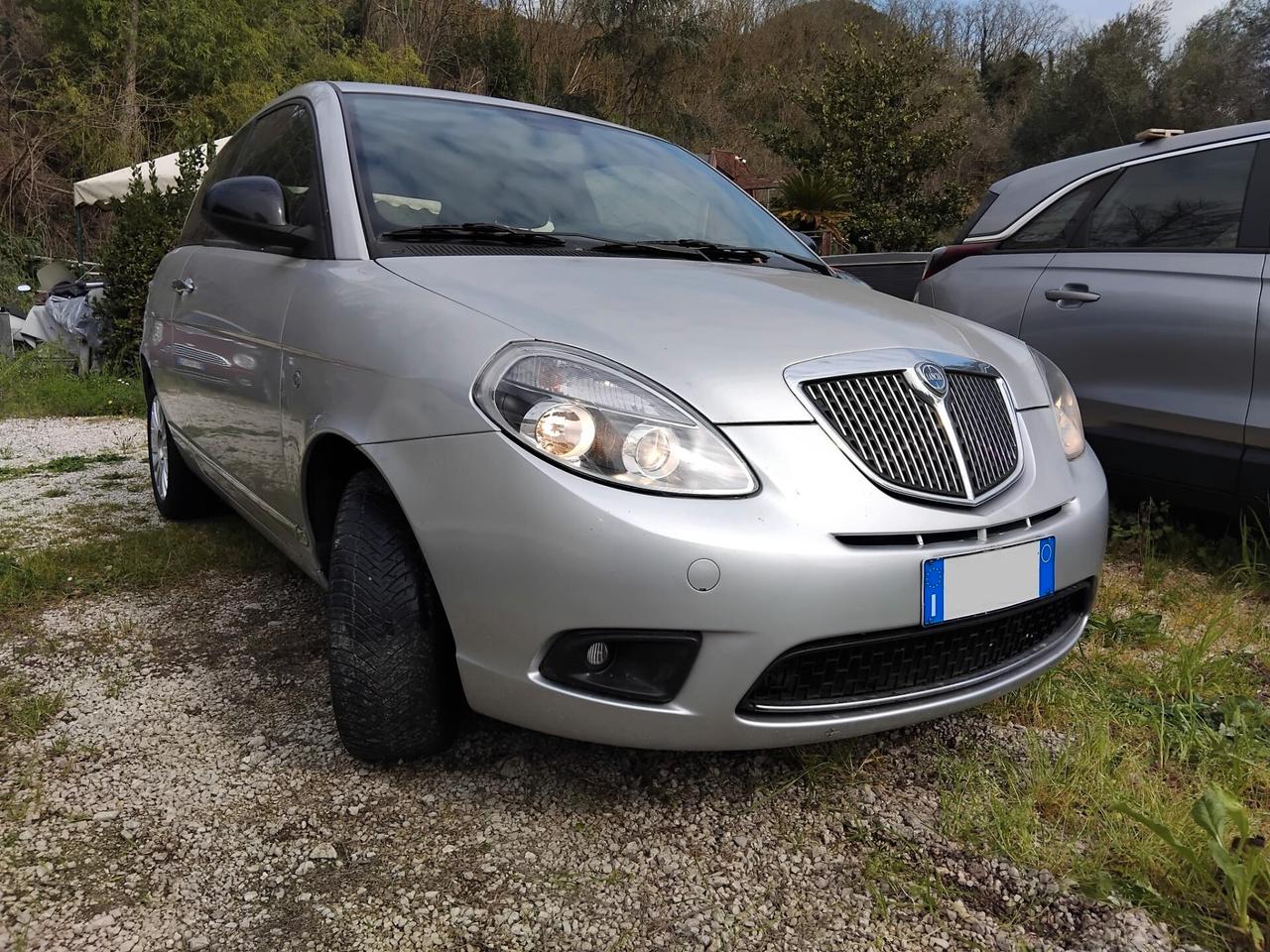 Lancia Ypsilon 1.2 69 CV Unyca