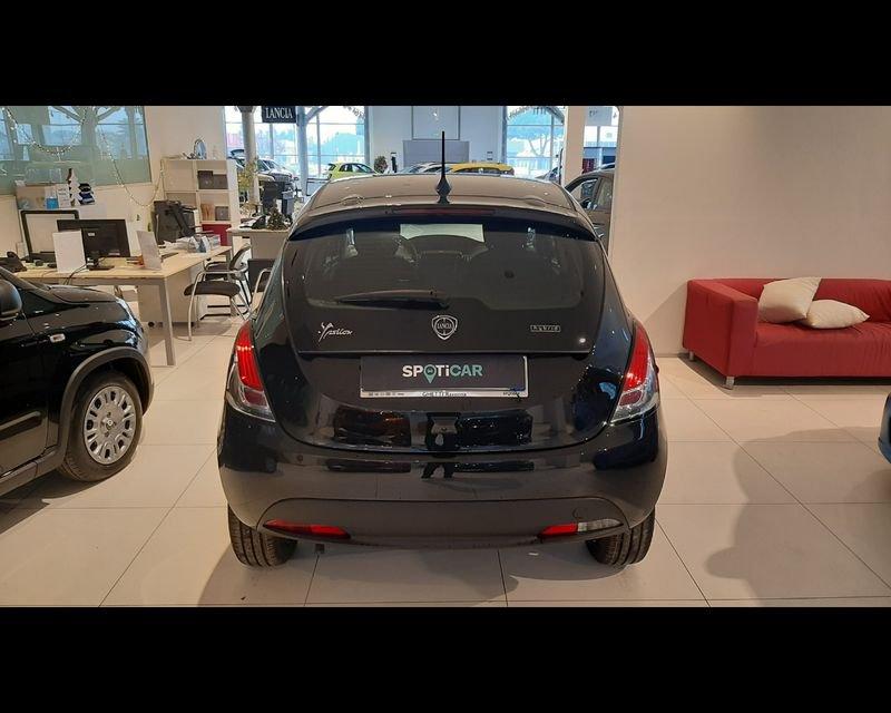 Lancia Ypsilon 1.0 FireFly 5 porte S&S Hybrid Gold