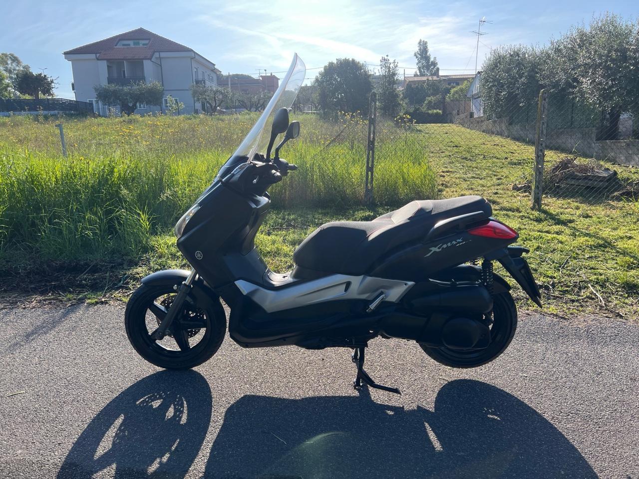 Yamaha X-Max 250