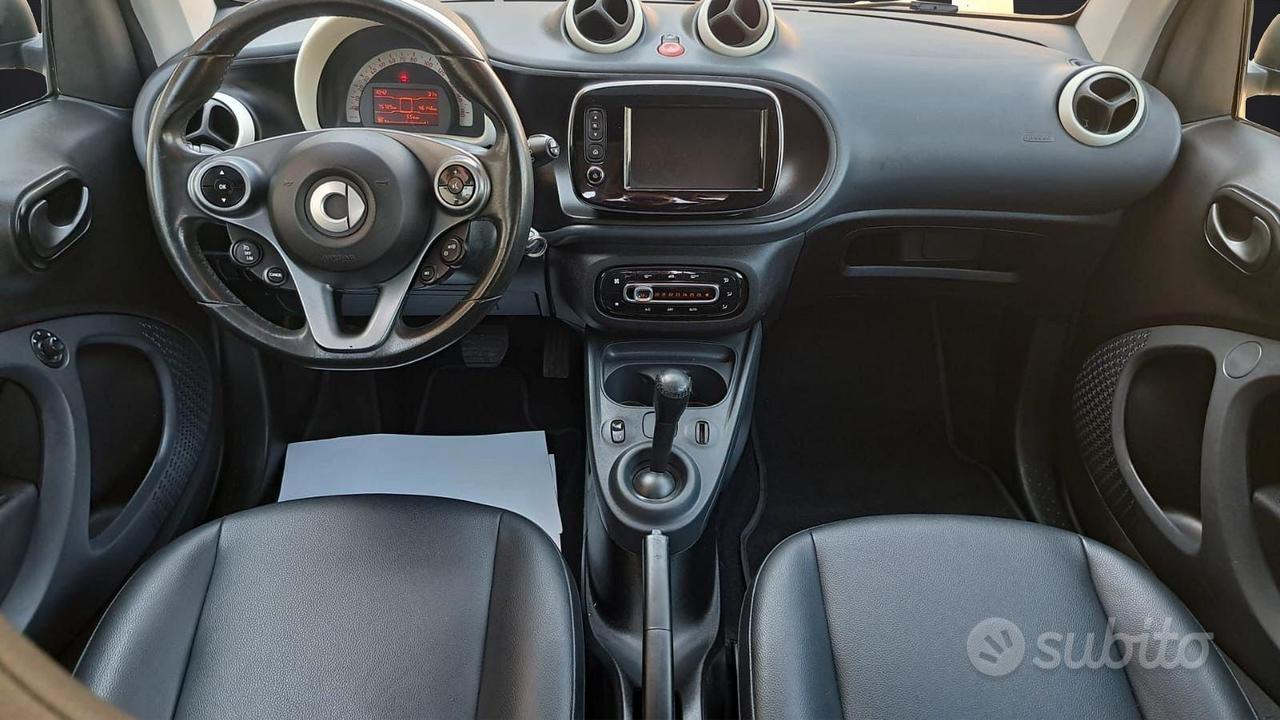 Smart Fortwo 1.0 71cv AUTOMATICA NAVI/CERCHI BLACK