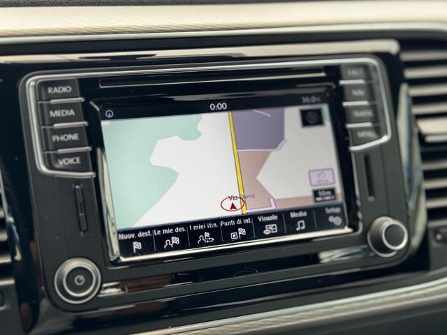 VOLKSWAGEN Maggiolino Cabrio 2.0 TDI DSG R-Line