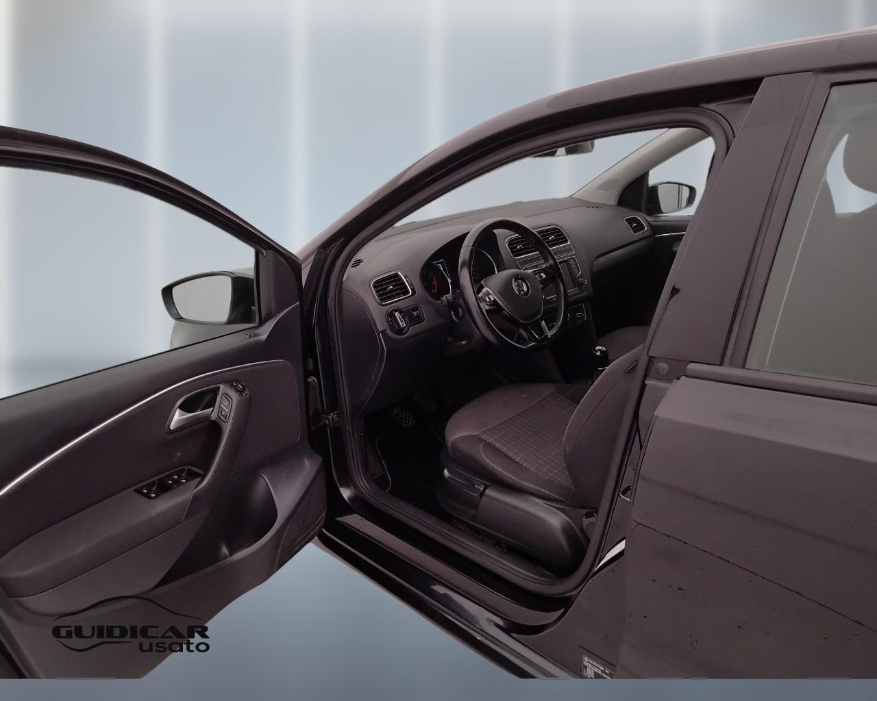 VOLKSWAGEN Polo V 2014 - Polo 5p 1.0 mpi Comfortline 75cv