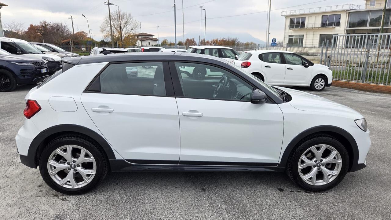 Audi A1 citycarver 30 TFSI S tronic