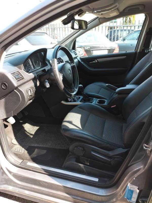 MERCEDES A 160 BlueEFFICIENCY Avantgarde