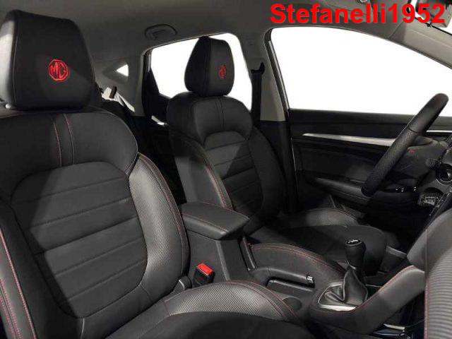 MG ZS MG 1.5L 5MT LUXURY Classic Benzina - Cosmic Silve