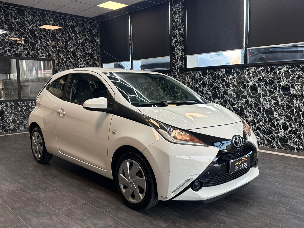 Toyota Aygo 1.0 VVT-i 69 CV 3 porte x-clusiv
