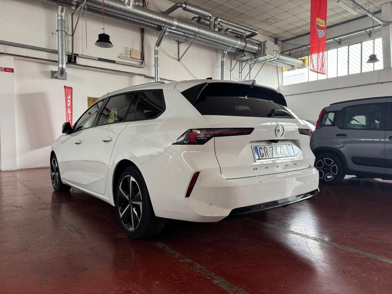 Opel Astra 1.5 T Diesel 130 CV AT8 Sports Tourer Bus. Elegance Prezzo senza vincoli