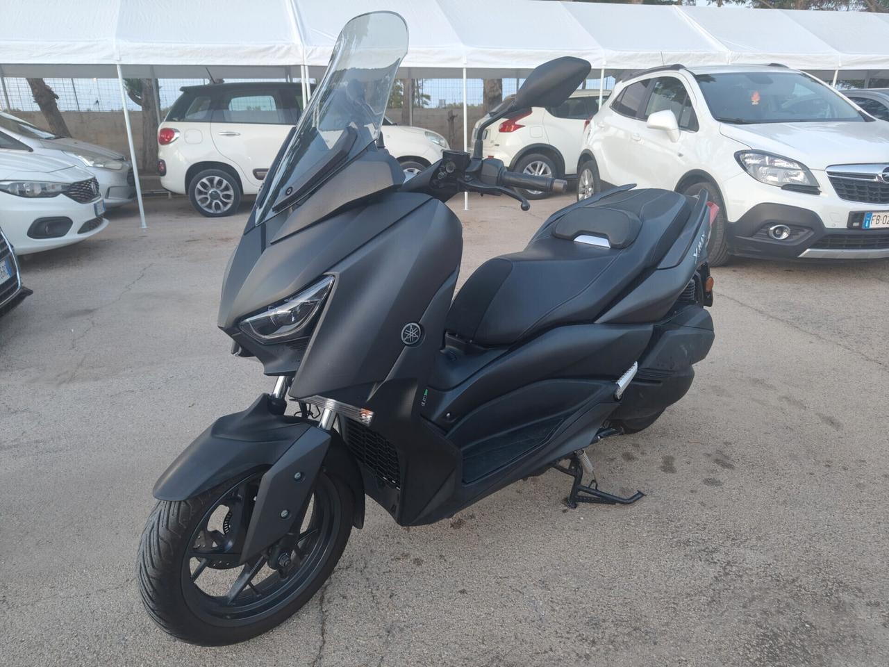 Yamaha X-Max 300 permuta auto/moto