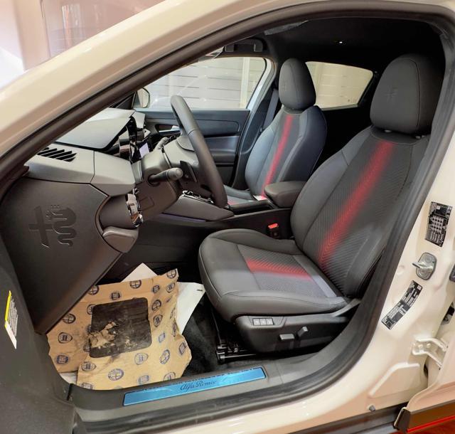 ALFA ROMEO Junior 1.2 145 CV Hybrid eDCT6 Speciale km 0 0uff. Italia