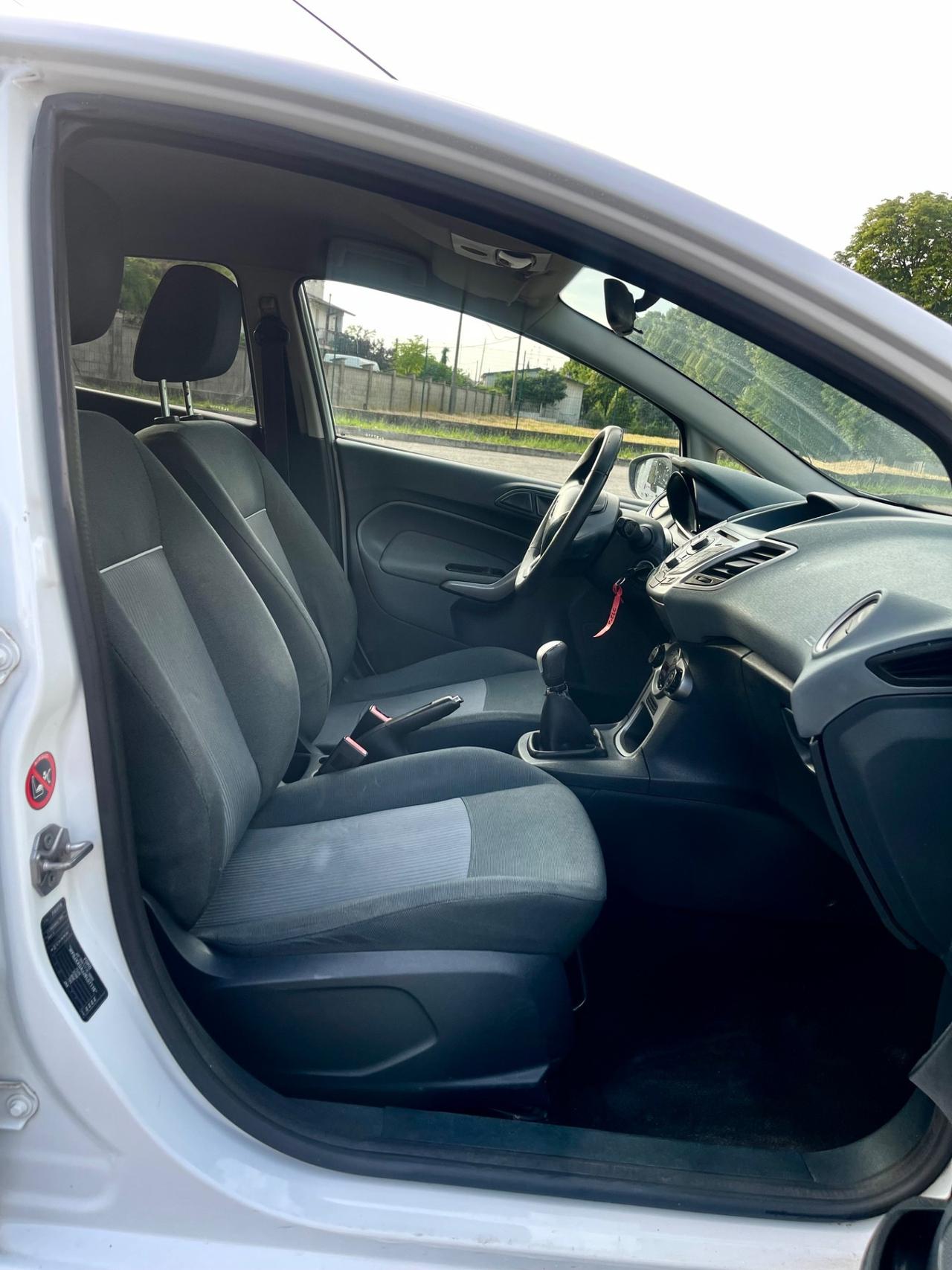 Ford Fiesta 1.4 TDCi 70CV 5 porte Titanium