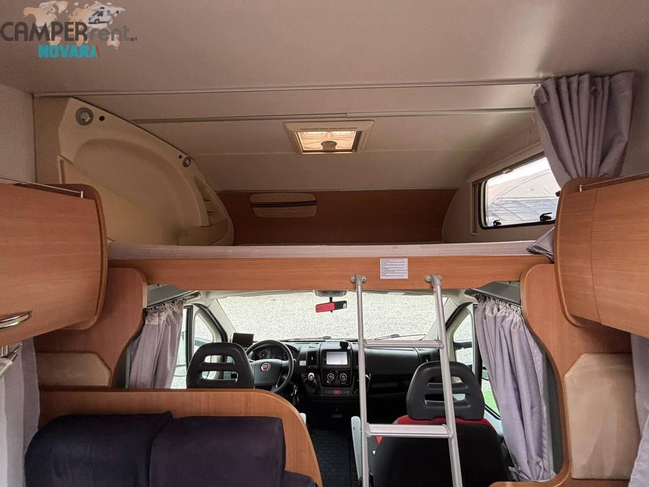 CHALLENGER GENESIS 65 - mansardato con doppia Dinette e letti a castello in coda