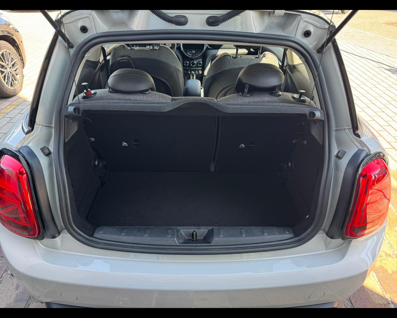 MINI Mini Full El. (F56) - Mini Cooper SE Yours