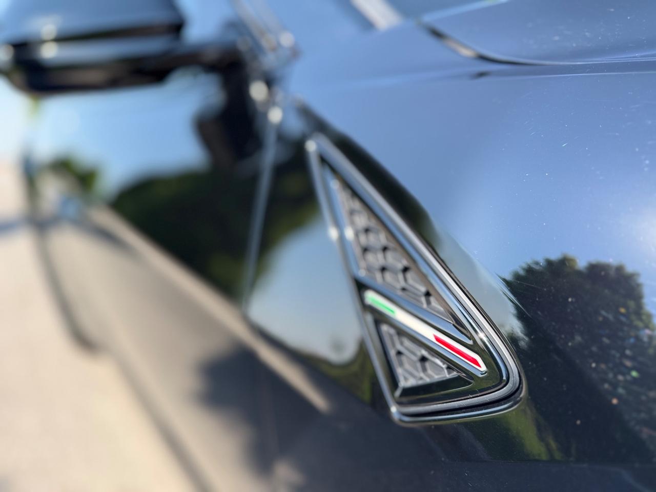 Lamborghini Urus 4.0 V8 650cv Total Black Permute