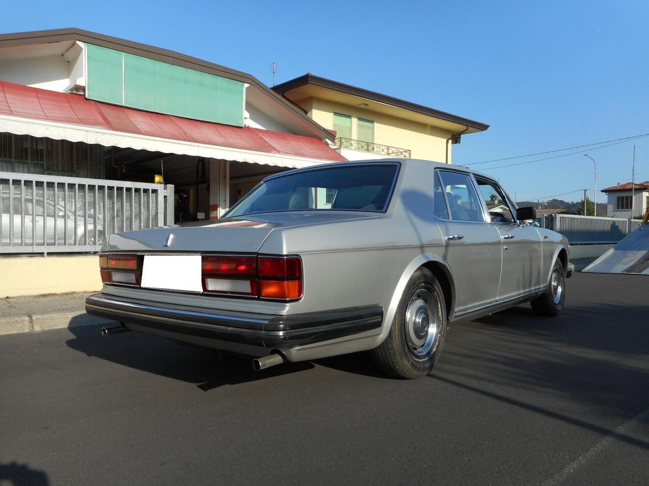 Rolls-Royce Silver Spirit