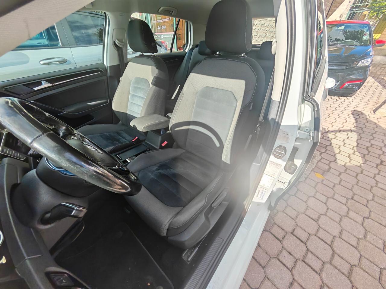 Volkswagen Golf 1.6 TDI 110 CV DSG 5p. Highline BlueMotion Technology