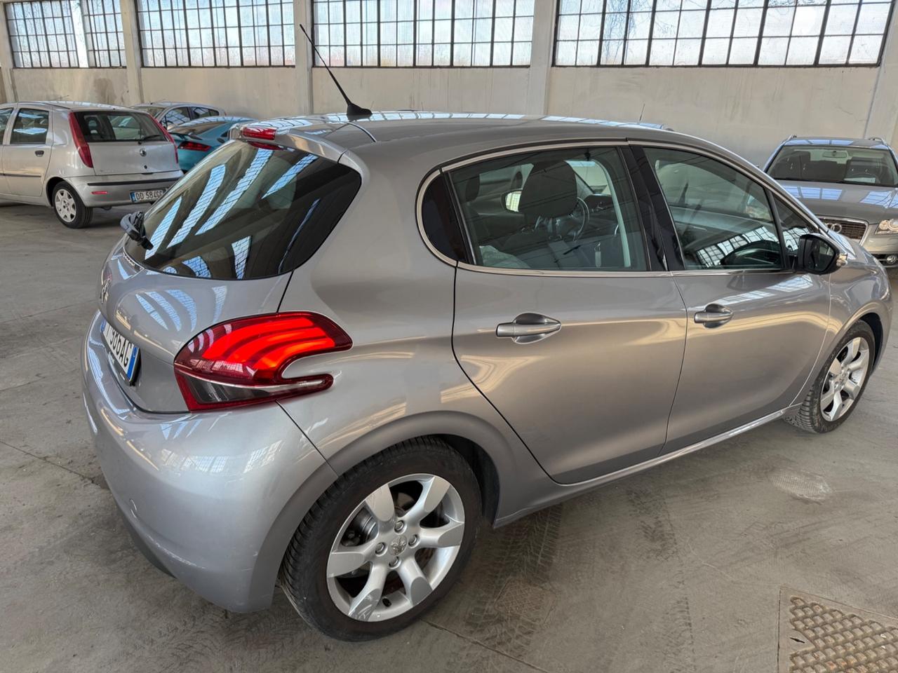 Peugeot 208 BlueHDi 100 S&S 5 porte Allure