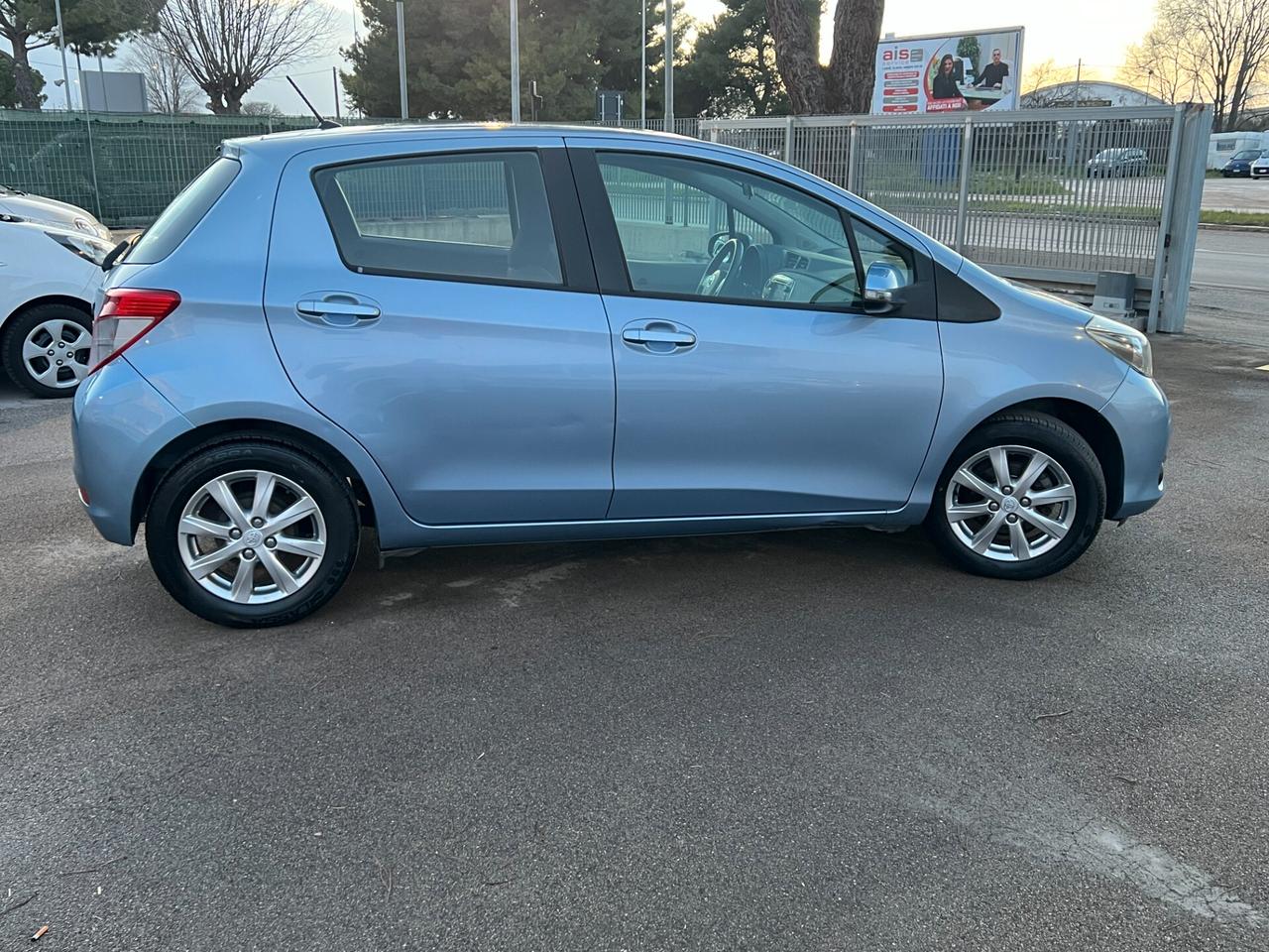Toyota Yaris 1.0 5 porte Active Tagliandata