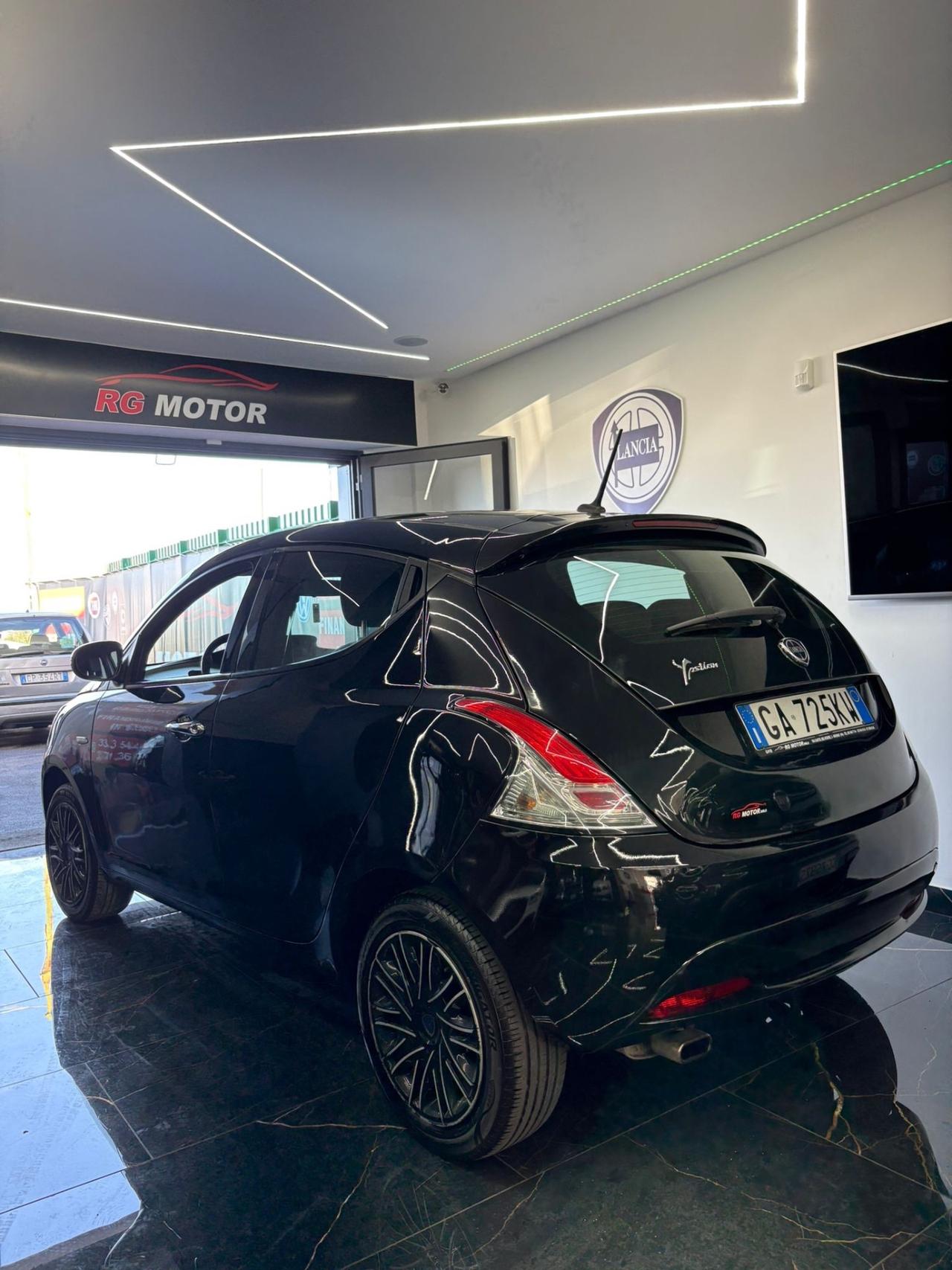 Lancia Ypsilon 1.2 69 CV 5 porte S&S Platinum